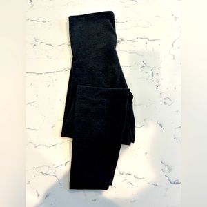 Beyond Yoga (Beyond the Bump) Spacedye Midi Maternity Leggings (M) black pockets